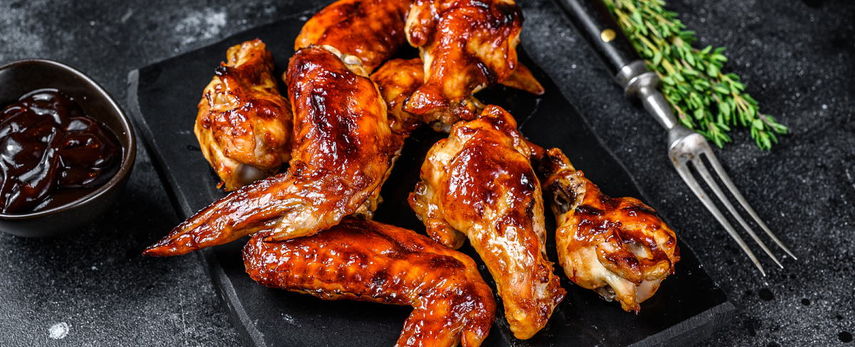 Wet Chicken Wings with Dipping Sauce