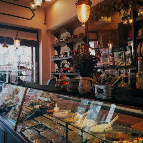 Grocery store delis may be one of the healthy choices for one-person meals in Hemet & San Jacinto.
